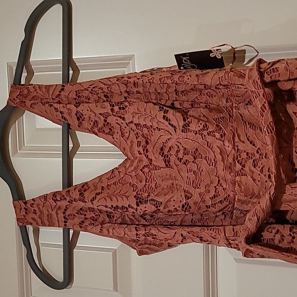 Taylor size 2 lovely tiered dress! - Picture 2 of 2